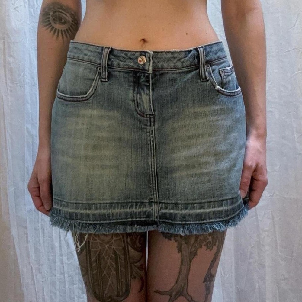 Light blue denim jean hip hugger mini‎ skirt with rainbow and frayed hem Y2K
